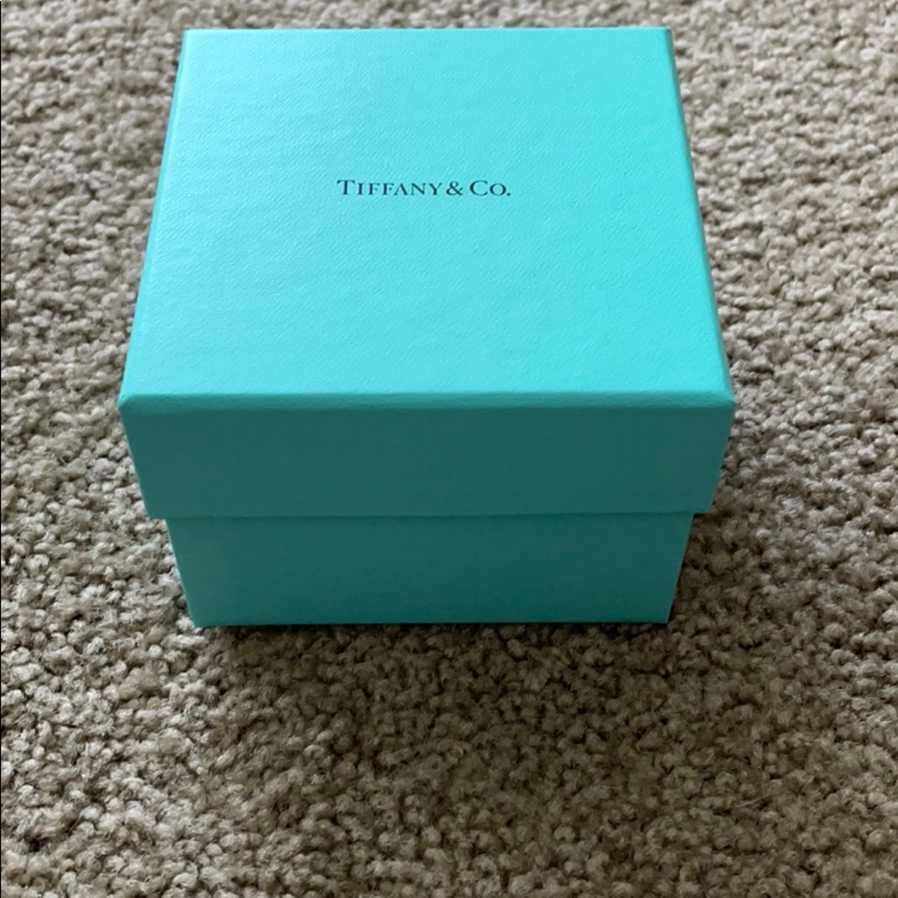 Tiffany’s box with dust bag
